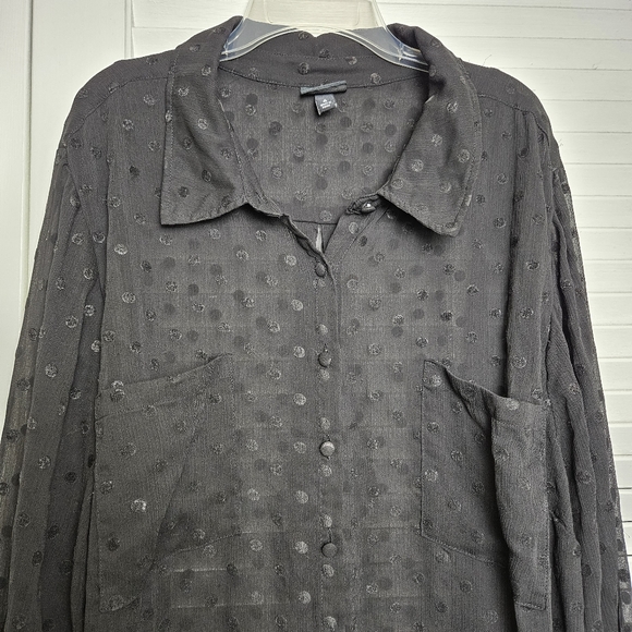 torrid Women's Sheer Flocked Polka Dot Black Button-down Shirt Size 4X - Picture 6 of 12